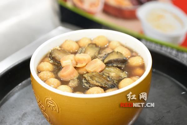 花胶薏仁鲍鱼 2026年花胶鲍鱼海参煲鸡汤的做法大全