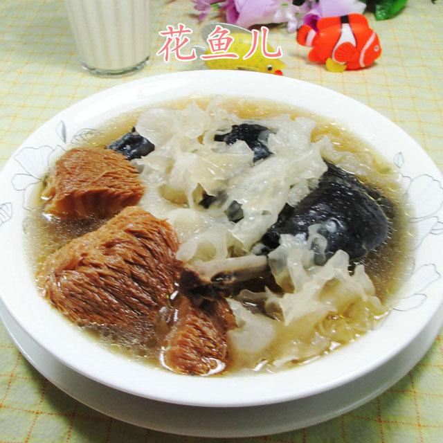 乌鸡能和猴头菇花胶一起煲汤吗 2026年猴头菇炖花胶乌鸡汤的做法
