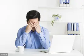 男子眼睛天天糊满分泌物，原来是做错了这件事图片
