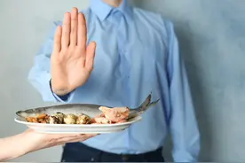 4类食物易引起过敏！很多人不知道，误吃后皮肤瘙痒，嗓子难受图片