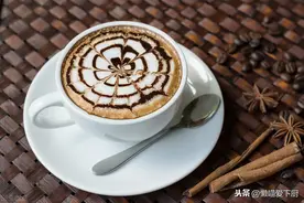 “摩卡咖啡”和“拿铁咖啡”有啥区别？减肥不能喝哪种？涨知识了图片