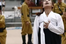 战后日本给美军慰安妇！欲望强大的女兵说：为什么不给我们慰安图片