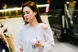 阿娇穿搭遭吐槽，宽松上衣配灯笼裤显矮又显壮，微胖女生要注意了图片