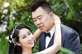 在CBA效力了14个赛季，韩德君一共从辽篮赚到了多少薪水？图片