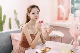 为什么撒娇的女人最好命，男人都喜欢？撒娇的女人征服男人于无形图片