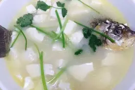 茄汁里脊，花菜烧肉，鲫鱼豆腐汤这几道家常菜的做法图片
