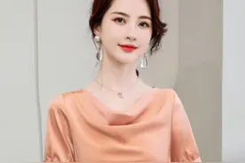 6月有点小贵的新女装，80女人穿上，果然出众高级，美胜过同龄人图片