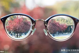 戴上太阳镜，大夏天在户外，根本就感觉不到阳光的刺眼，舒服极了图片