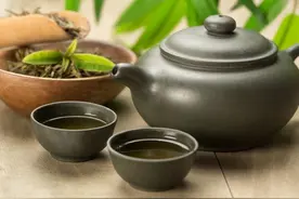 人闲是非多，百忙解千愁图片