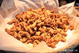过年炸酥肉，很多人都错在面糊上，正确做法都教给你，酥脆不发硬图片