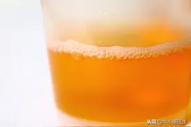 血糖高不高，可以试着观察一下你的尿液，尿液有泡沫是糖尿病吗？图片