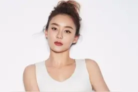 有种意外叫做“情敌同台”，王鸥袁姗姗有说有笑，杨颖表现意外图片