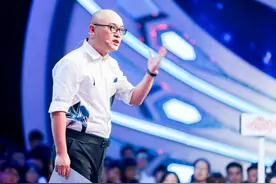 《非诚勿扰》站了5年的王宇轩，从不牵手，惹怒孟非后被赶下台图片
