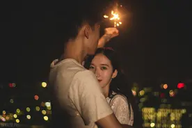 当男人“不主动”联系时，高情商的女人会做这3件事图片