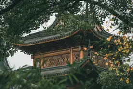 丁墨：恣意的人生就该有恣意的爱情图片