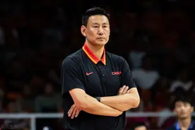 CBA速递：李楠执教江苏男篮，广东男篮集体亮相，朱芳雨大赞苏伟图片