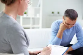 到底要不要帮助落难的朋友？我用亲身经历告诉你：不要帮图片