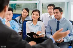 为什么公司300员工中有35位领导？这3点实情，说到点子上了图片