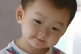 今日份可爱表情包~小嘴一抿，谁也不理图片