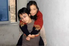 他曾是2005年感动全国的道德模范，却因变性遭批判，最后怎样了？图片