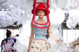 Vivienne Westwood 西太后的创意格局真是无人能敌，每次都很惊艳图片