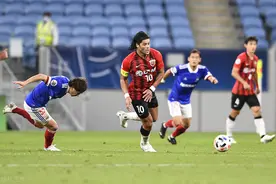 澎湃新闻：胡尔克告别上港，标志中超回归理性图片