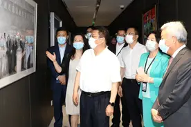 【工作动态】朝阳区领导走访亚洲基础设施投资银行图片