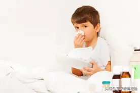 孩子抗拒吃药该怎么办？爸爸妈妈正确引导不可以硬来的图片