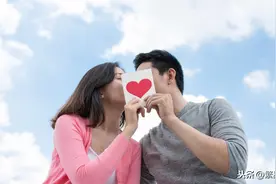 人到中年，夫妻间还会接吻吗？这三个女人说出了大实话图片