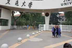 保研清华、南大、西交，这个学霸宿舍不一般！两位小姐姐神仙颜值图片