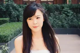 组团：内地女星李金铭图片