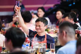 马云的火锅宴都吃了啥？被辣到表情失控，称下辈子要嫁到安徽图片