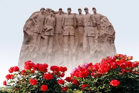 邓小平在淮海战役中究竟发挥了怎样的作用？凭何他做总指挥？图片