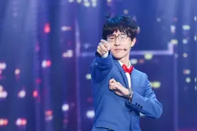 《快乐大本营》2020全新板块“看你怎么扮”致敬经典侦探作品 刘昊然吴昕“新兰cp”惊喜复刻《名侦探柯南》图片