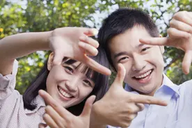 面对我的挽留，相爱五年的男友，始终不肯回头，这究竟是为什么？图片