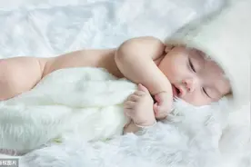 为什么一定要刚出生的婴儿哭图片