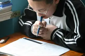 如何陪孩子走过初中三年？抓住初中三年关键点，帮娃度过关键期图片