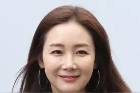 韩国女艺人崔智友 身材高挑苗条有活力图片