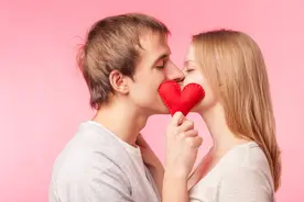 为什么结婚后，很多夫妻就不会接吻了？听听几位过来人怎么说图片