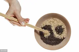 中医如何通过面色判断疾病？内脏之阳对抗外邪，赢了热，输了寒！图片