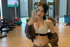 她的气质可惜了！明明是潘玮柏的“白富美”新娘，但却败在穿衣上图片
