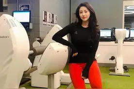 韩国最美健身教练，从胖子练成S型性感身材，对学员也同样负责图片