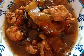我家常吃的小鸡炖宽粉，教你如何不用鸡精味精，味道却更加鲜香图片