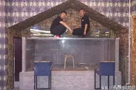 发烧友用大理石粘了1个3米大鱼缸，感觉天热了还能进去游泳图片