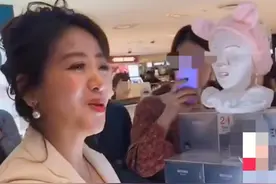 网友偶遇小李琳，曾饰演杜冰雁被评美过黄奕，二人如今境况大不同图片