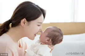 家庭早教方案：0～6月龄宝宝发育指标及亲子游戏课程！值得收藏图片