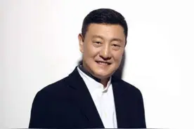 韩磊：30岁爆红，娶小16岁"蒙古之花"，婚后13年恩爱如初图片