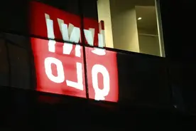 全国“扫黄打非”办：网传“优衣库”不雅视频女主角复出，演出者并非事件当事人图片