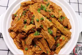 饭店的炒腐竹为啥好吃？原来有诀窍，吃起来软而不烂，入味还好吃图片
