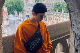跟明星pick「腰包」，一甩老土，变身超酷时髦星人图片